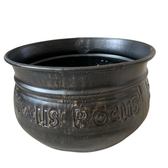 Goblin & Ghoul HOCUS POCUS Halloween Cauldron 12 Embossed Metal NEW - Picture 2 of 15